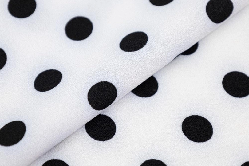 Ткань Тиффани, принт — горох черный на белом