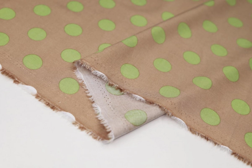Штапель принт — горох (2 см) салатовый на бежевом