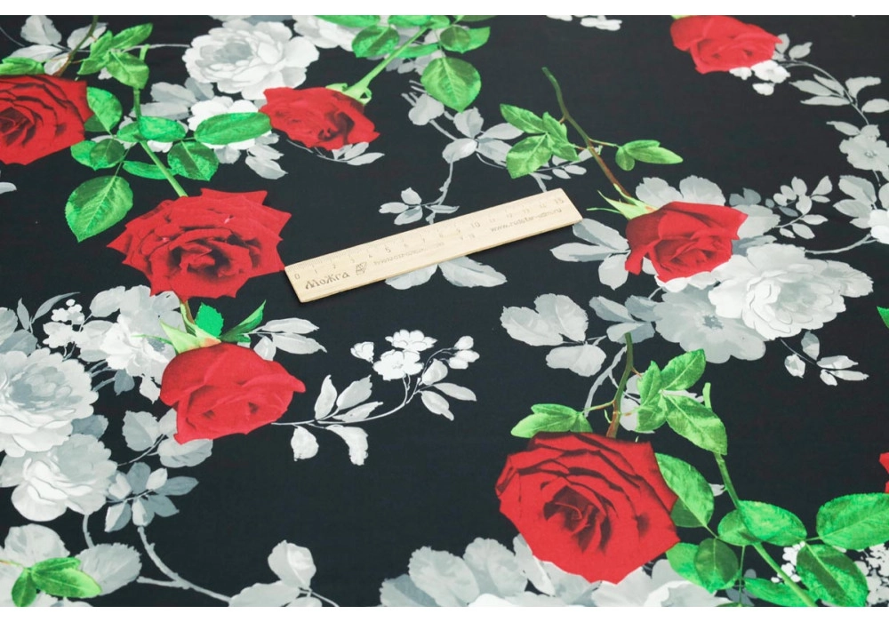 Трикотаж масло "Венеция", принт — розы на черном