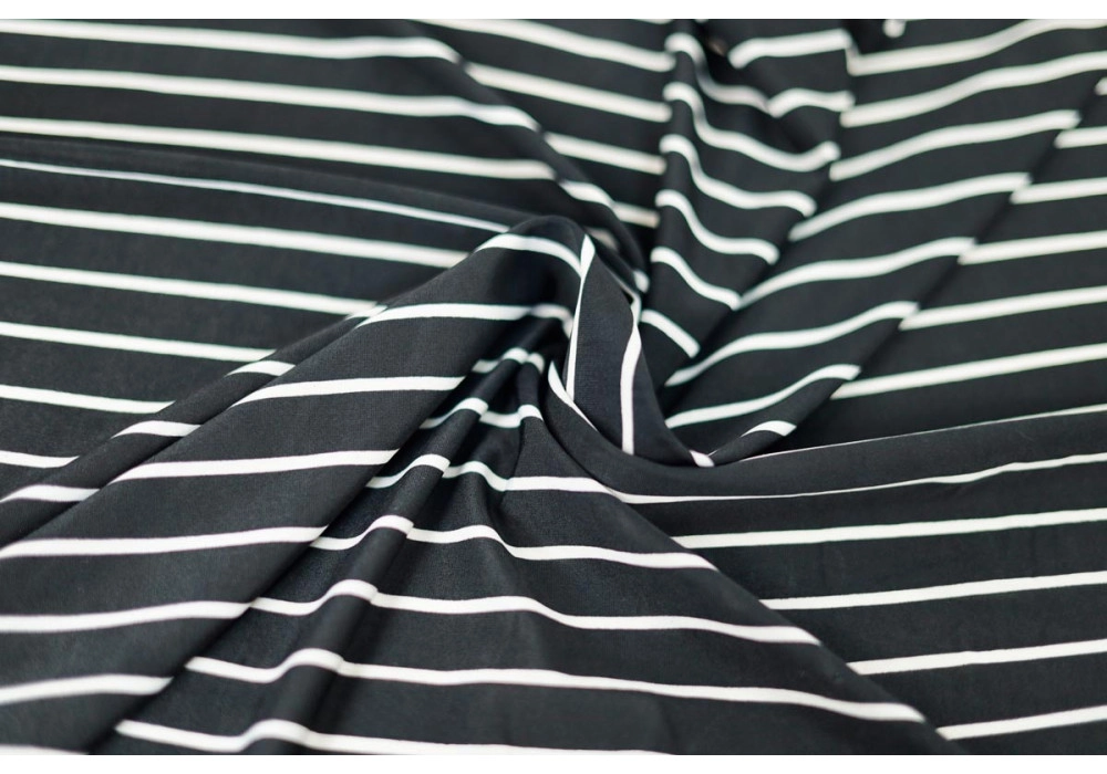 Трикотаж масло, принт — узкая полоска на черном