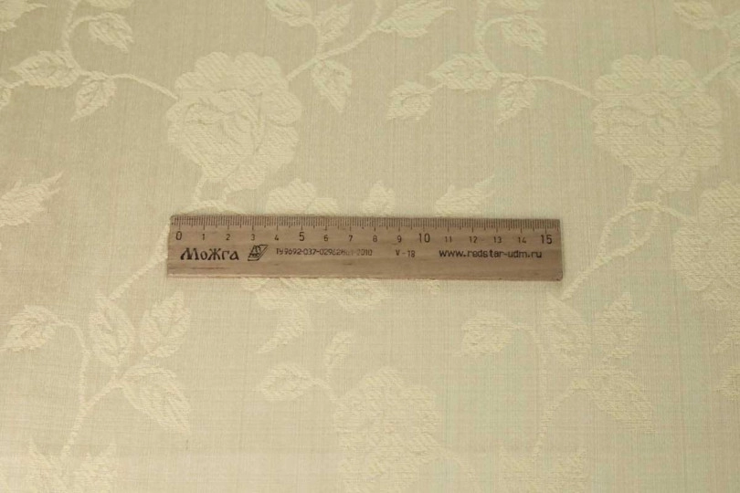 Портьера жаккардовая (150 см), дизайн — розы на светло-бежевом