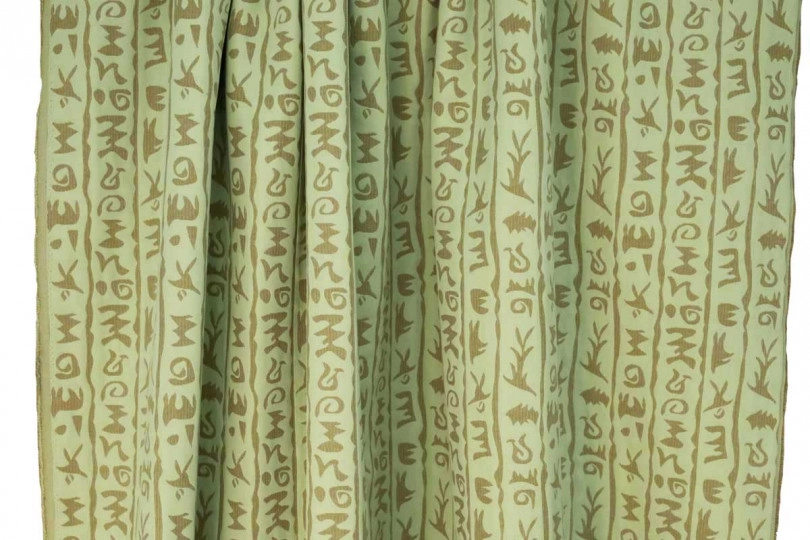 Портьера жаккардовая (150 см), дизайн — иероглифы на салатовом