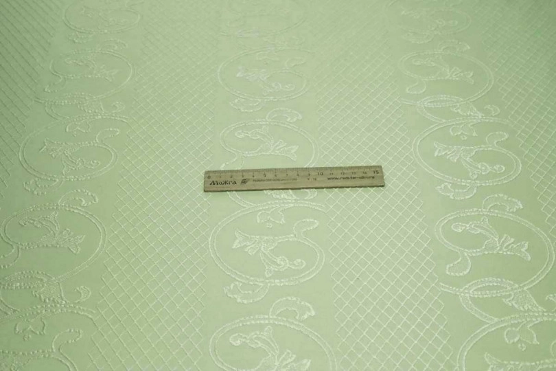 Портьера жаккардовая (150 см), дизайн — вензеля на салатовом